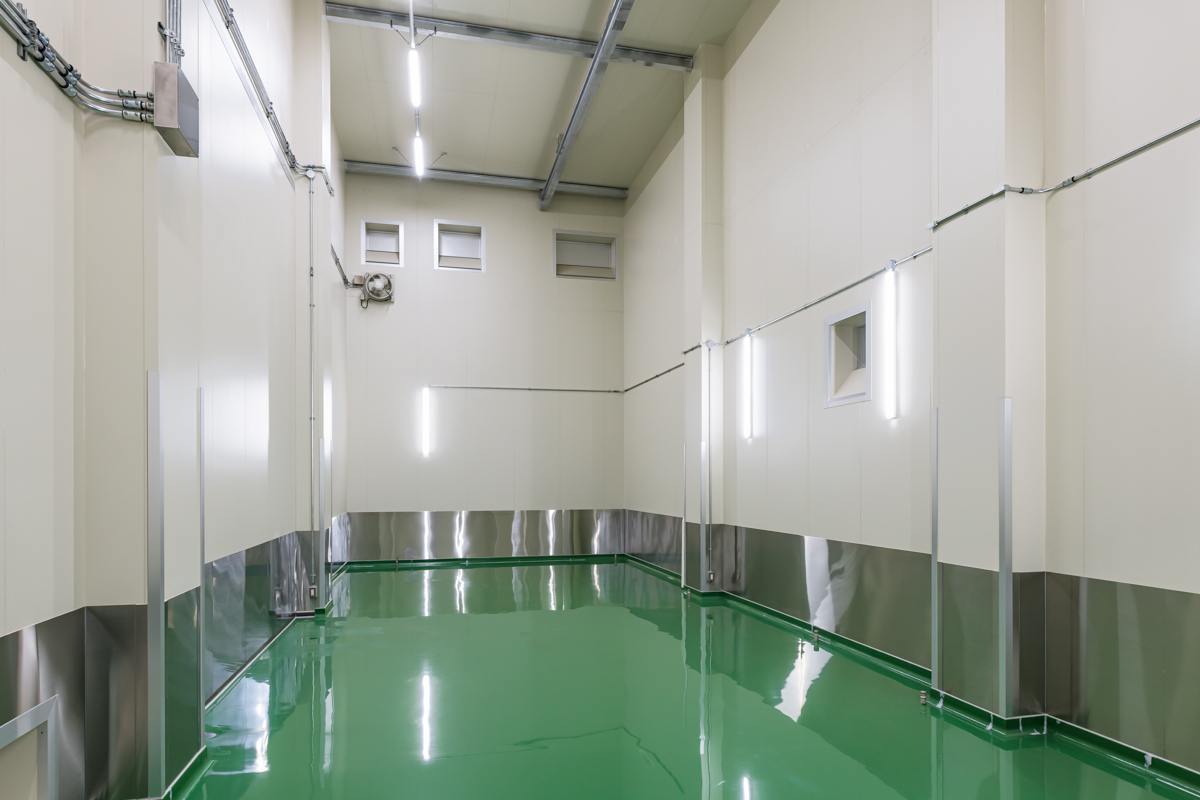 株式会社ロッテ　狭山工場チョコタンク棟の写真