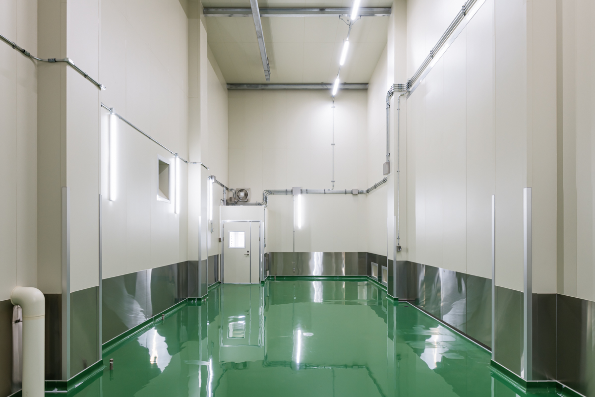 株式会社ロッテ　狭山工場チョコタンク棟の写真